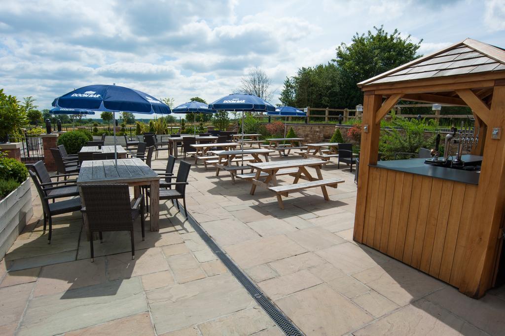 The White Hart Inn อัลเฟรตัน ภายนอก รูปภาพ