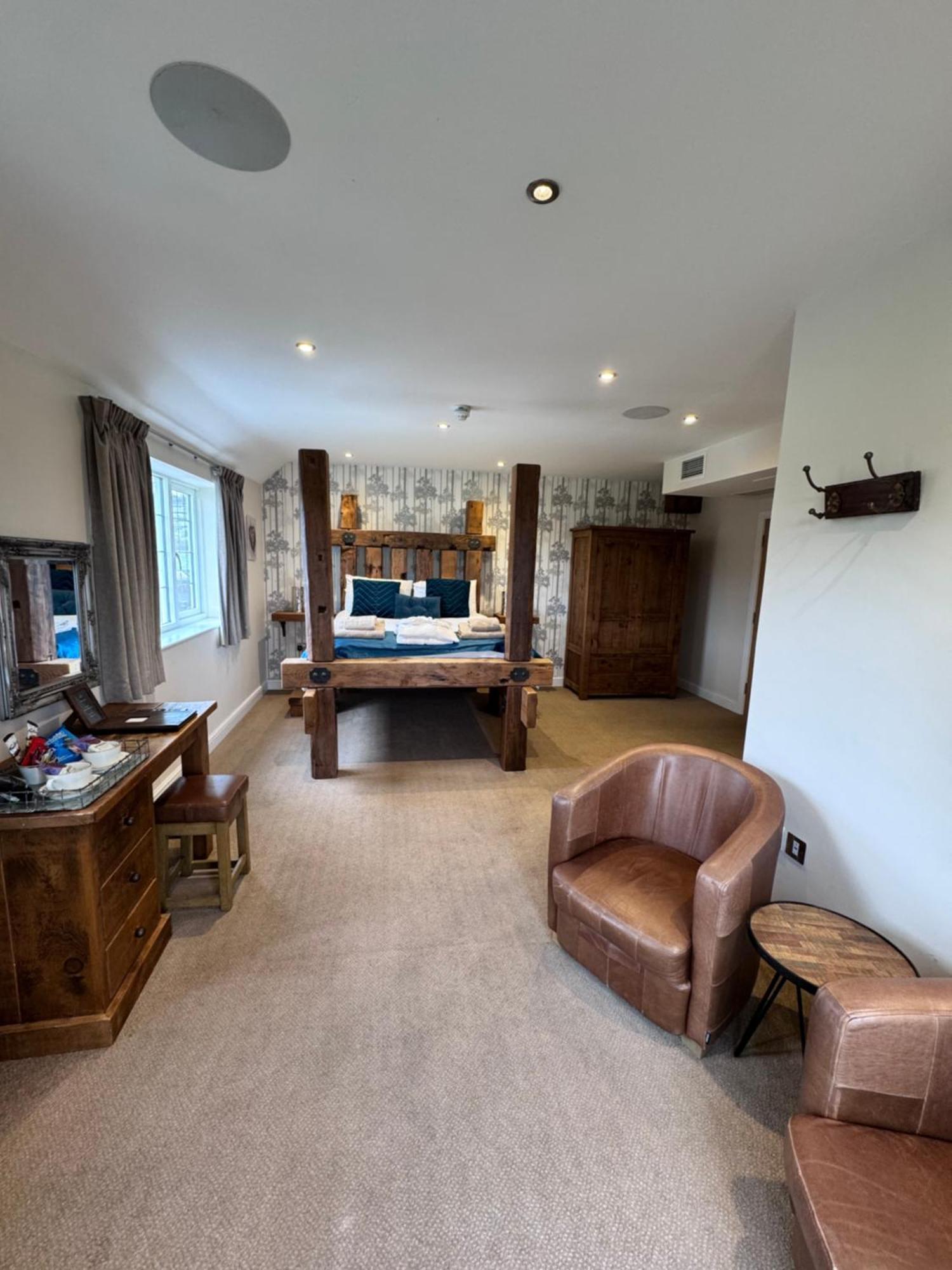 The White Hart Inn อัลเฟรตัน ภายนอก รูปภาพ