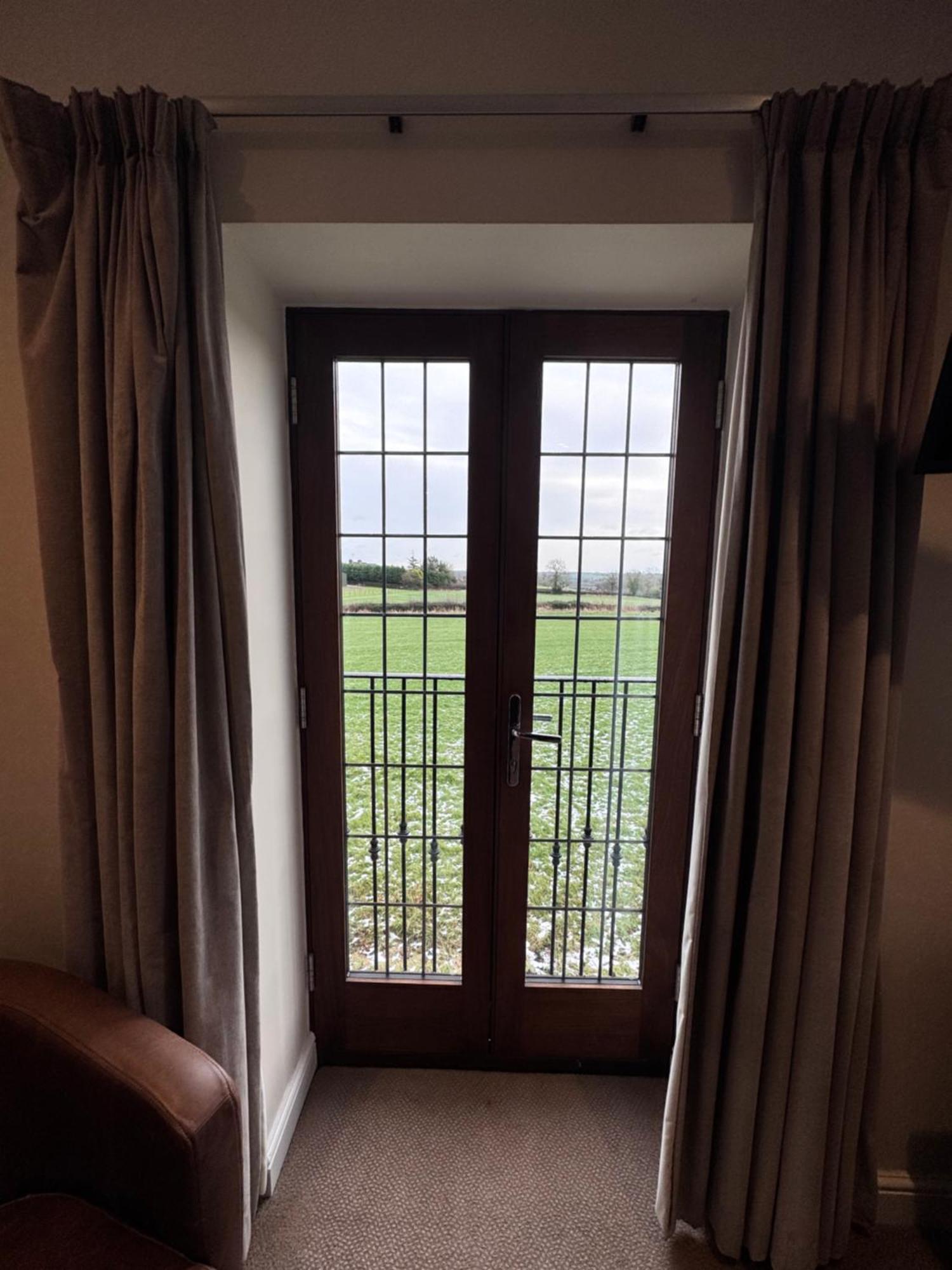 The White Hart Inn อัลเฟรตัน ภายนอก รูปภาพ