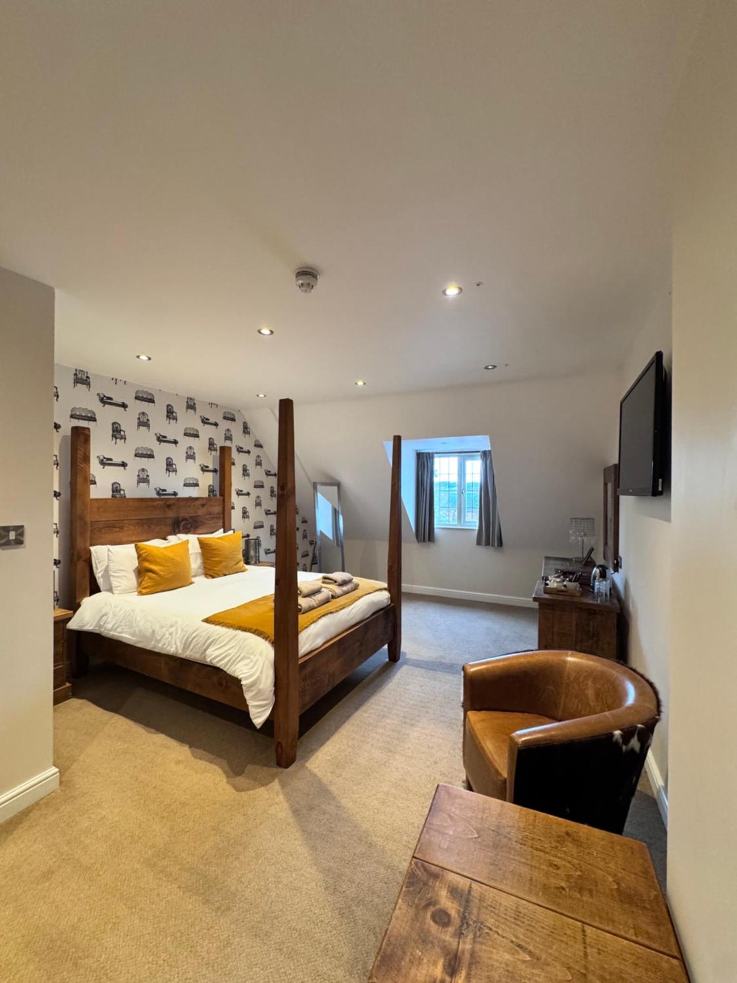 The White Hart Inn อัลเฟรตัน ภายนอก รูปภาพ
