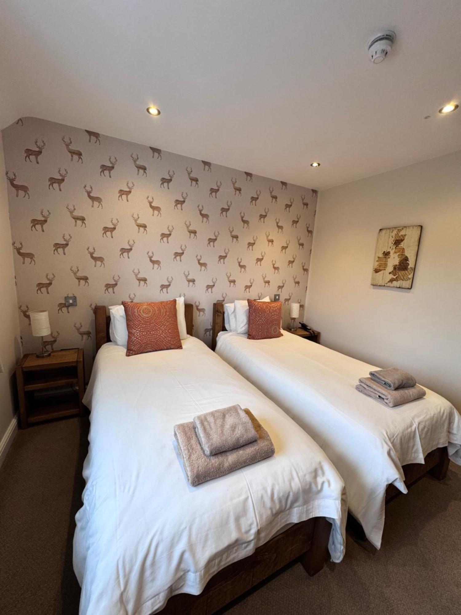 The White Hart Inn อัลเฟรตัน ภายนอก รูปภาพ
