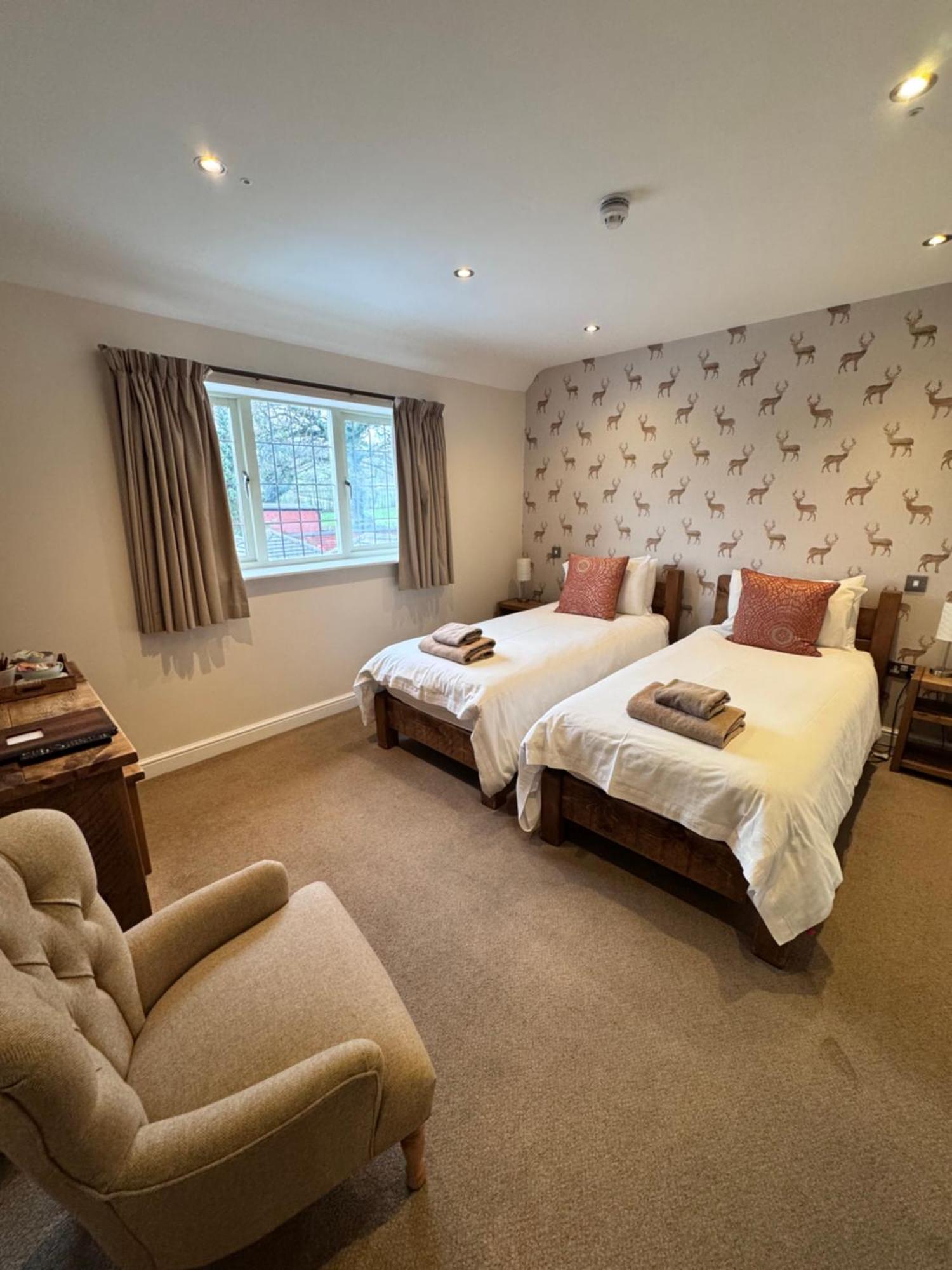 The White Hart Inn อัลเฟรตัน ภายนอก รูปภาพ