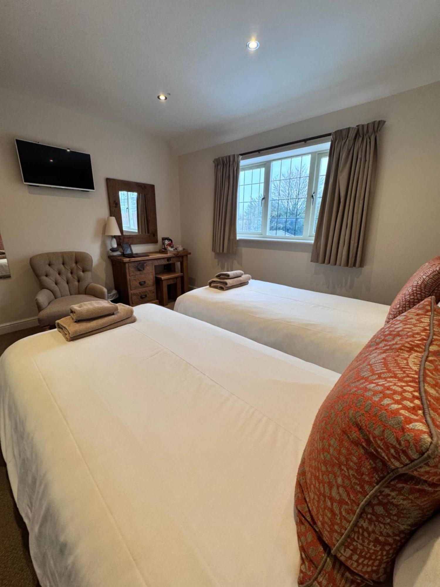 The White Hart Inn อัลเฟรตัน ภายนอก รูปภาพ