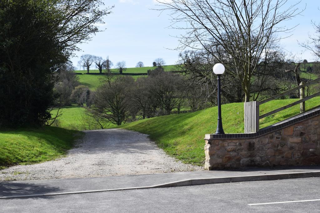 The White Hart Inn อัลเฟรตัน ภายนอก รูปภาพ