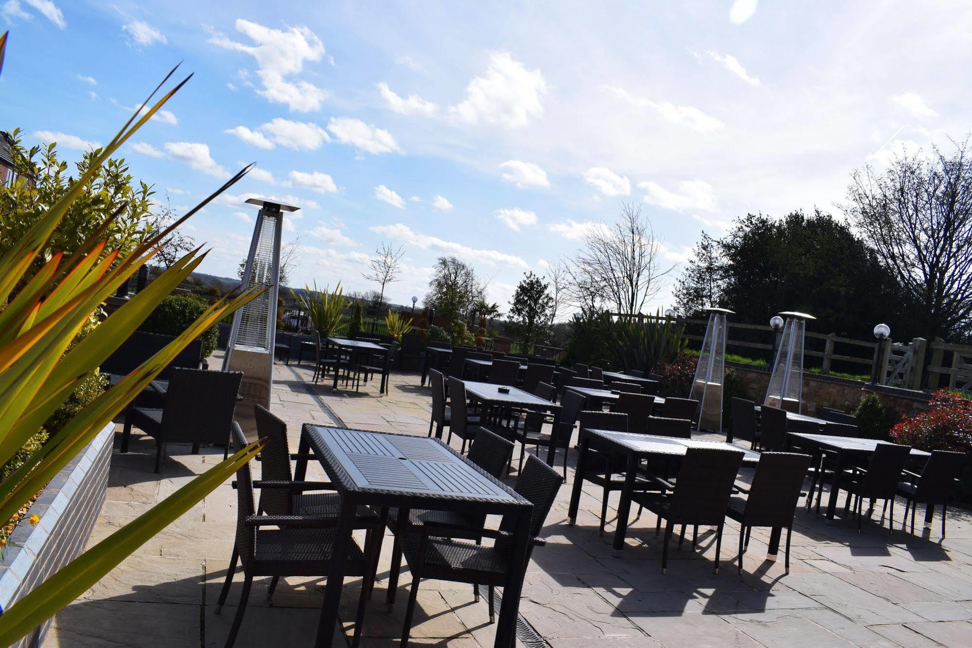 The White Hart Inn อัลเฟรตัน ภายนอก รูปภาพ